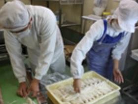 店の製麺室にて毎日製麺する打ちたての生そばを提供しています。