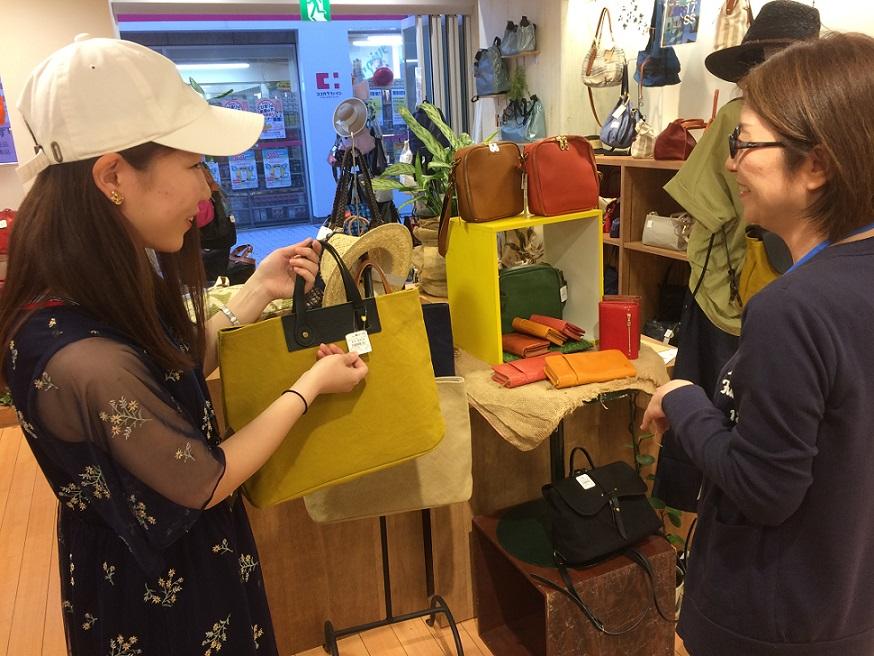 働きながら最新のトレンド情報も入手できます！