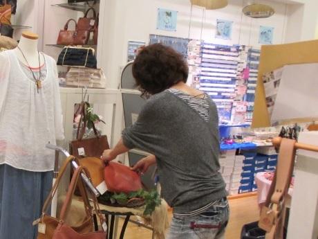 働きながら最新のトレンド情報も入手できます！