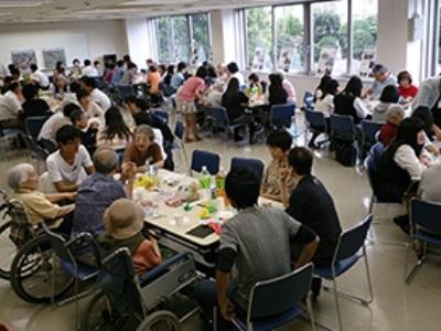 ご高齢者が安心して暮らせる地域を目指しています。